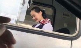 抖音吃瓜网红被偷拍了是真的吗,“抖音吃瓜网红偷拍事件真相揭秘”