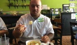 外国人吃饭最新爆料,独特美食体验大曝光！