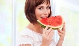 东北网红现在怀孕吃瓜,揭秘孕期生活点滴