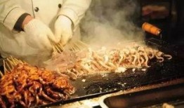 路边烤鱿鱼爆料视频