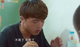 刘一鸣被爸爸爆料视频,揭秘明星家庭日常